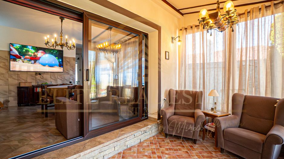 Casa De Vanzare in Palazu Mare - Teren de 455 mp cu Piscina si Garaj - Poză 9