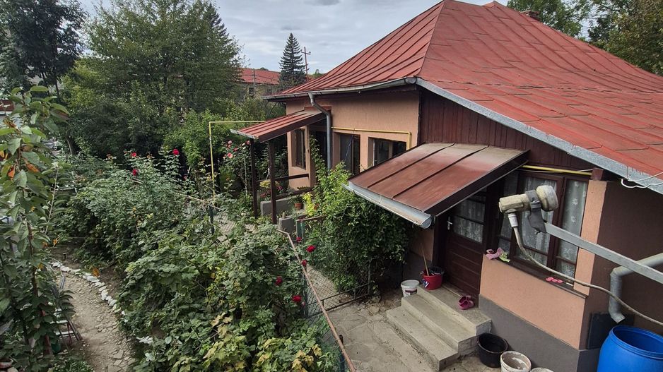 Vila 4 camere + teren 818 mp central Provita de Sus (lângă școală) - Poză 2