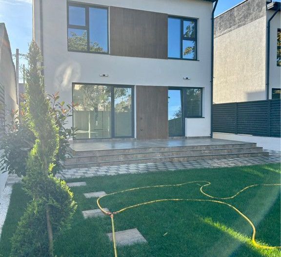 Vile moderne P+1 strada Jiului în oraș Voluntari - Poză 2