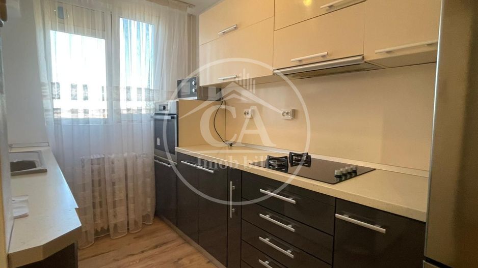 Apartament de vanzare cu 3 camere in zona Decbal, Oradea. - Poză 9