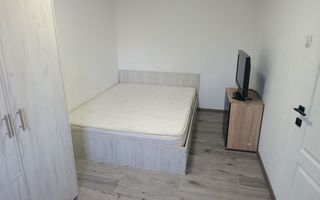 Închirierez apartament 3 camere - Poză 1