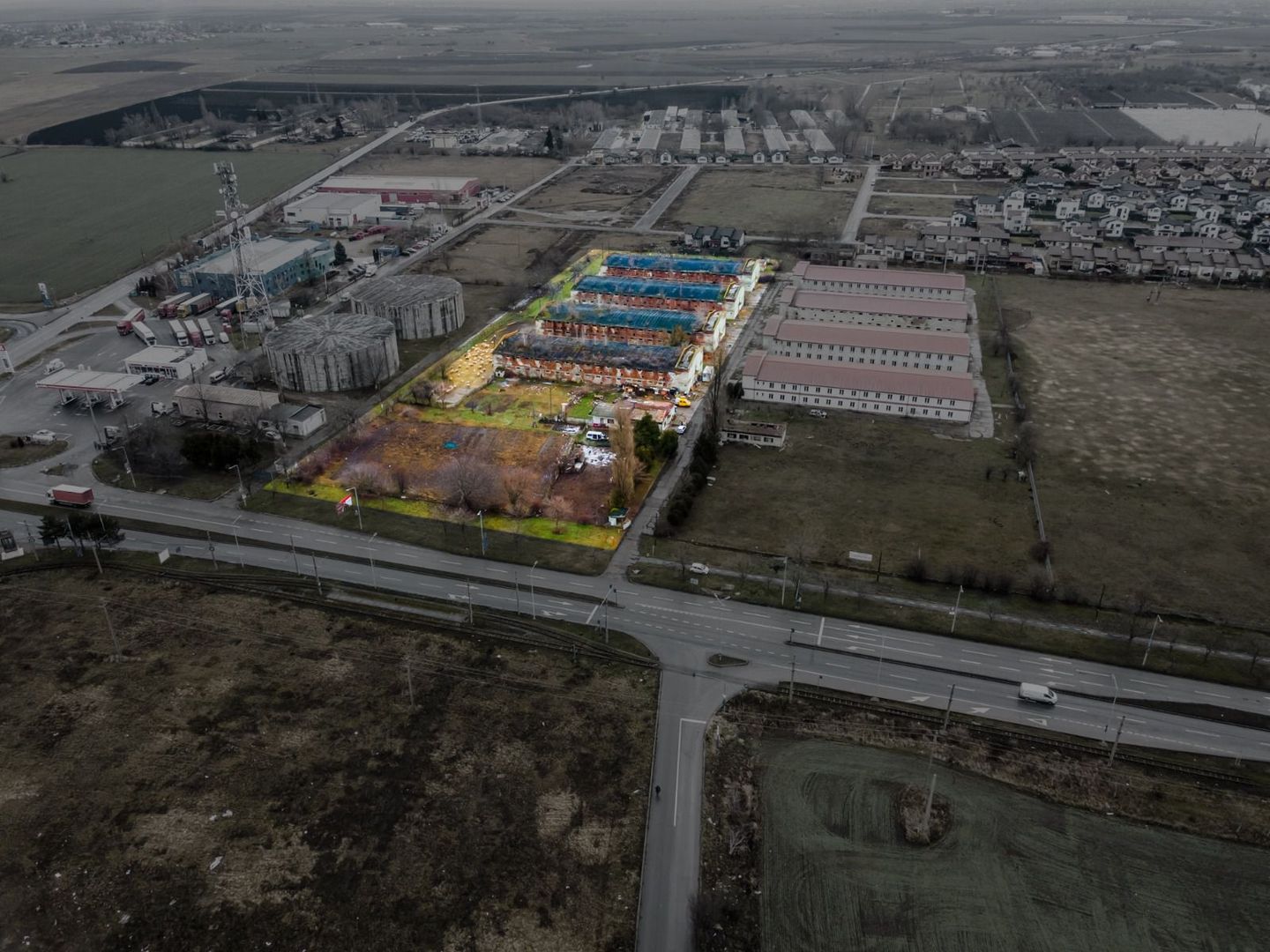 Teren intravilan la șoseaua principală Grădiște - Poză 2