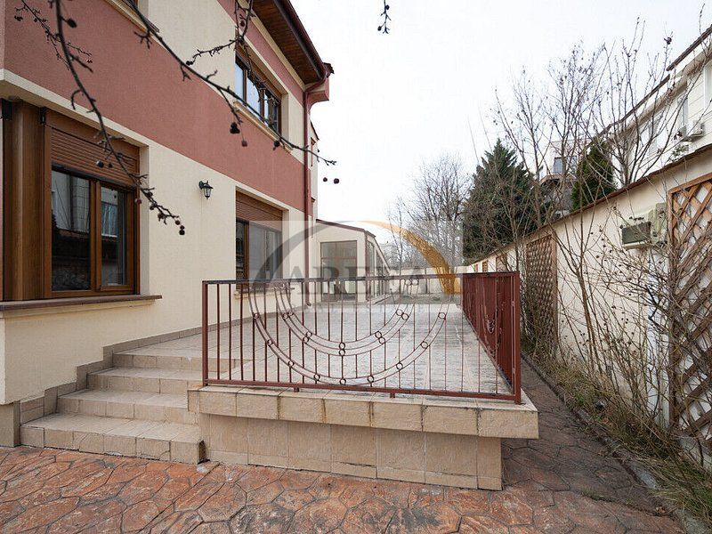 Vila cu 750 mp utili si teren de 1.480 mp in Erou Iancu Nicolae - Poză 12