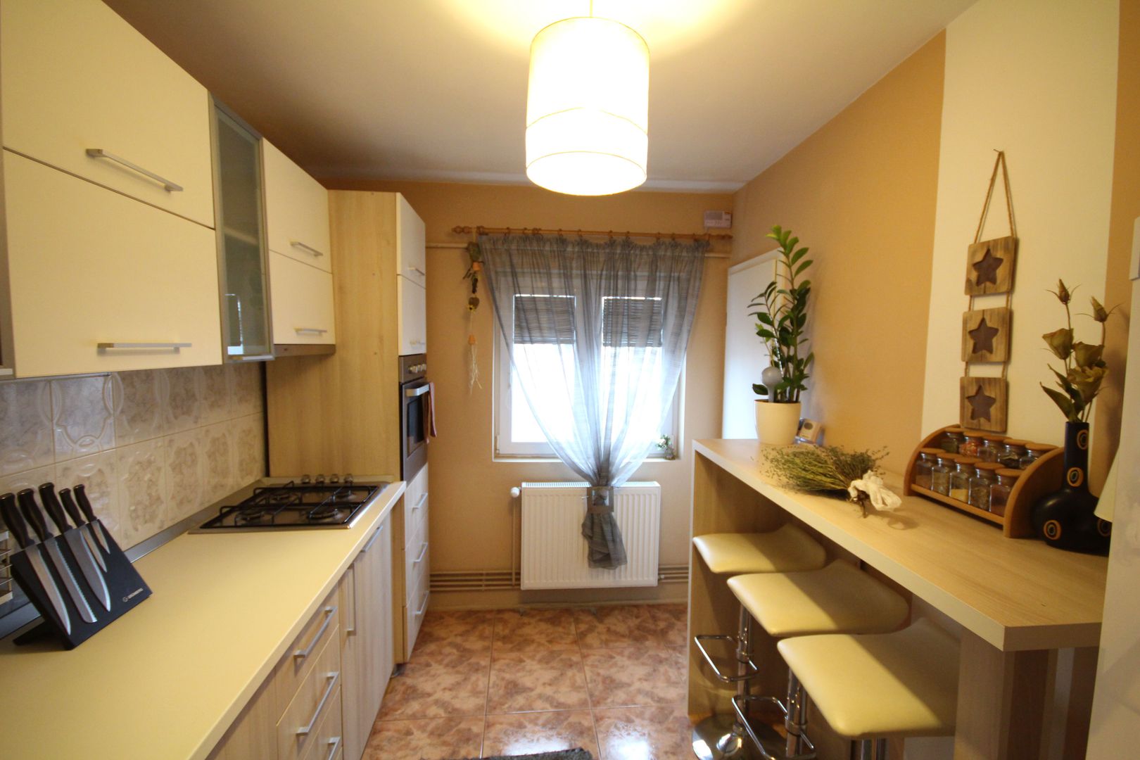 APARTAMENT DECOMANDAT - Poză 2