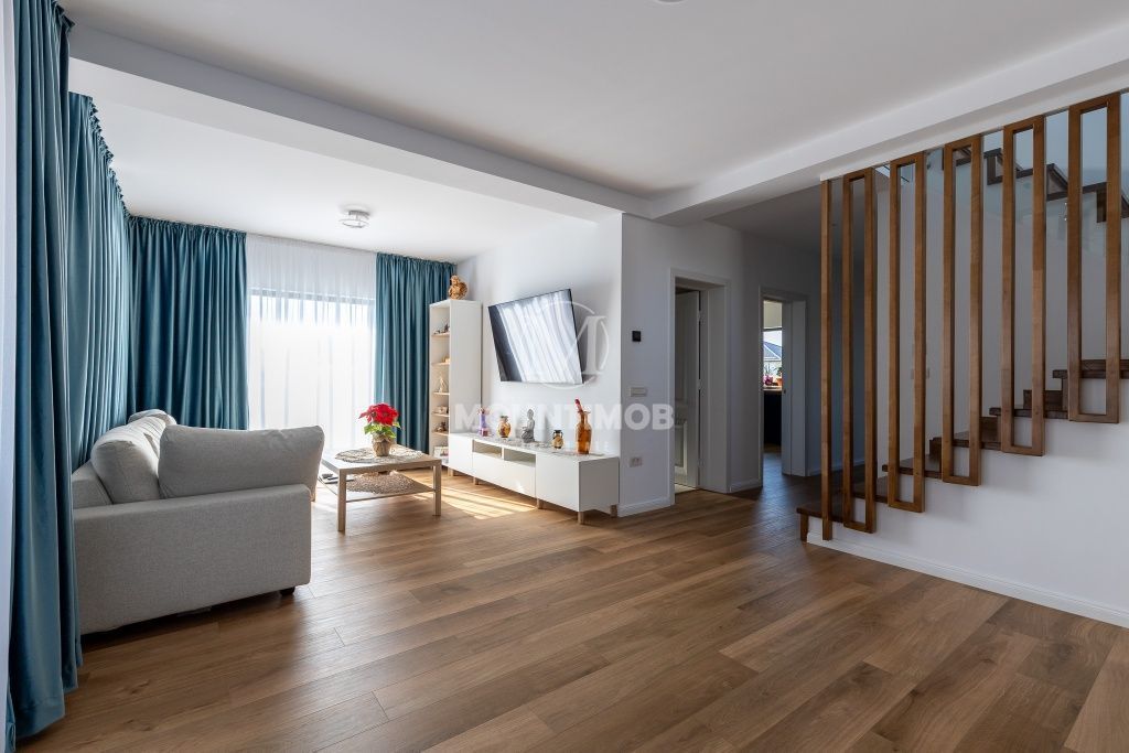 Casa moderna,4 camere, pompă de căldură si panouri fotovoltaice - Poză 1