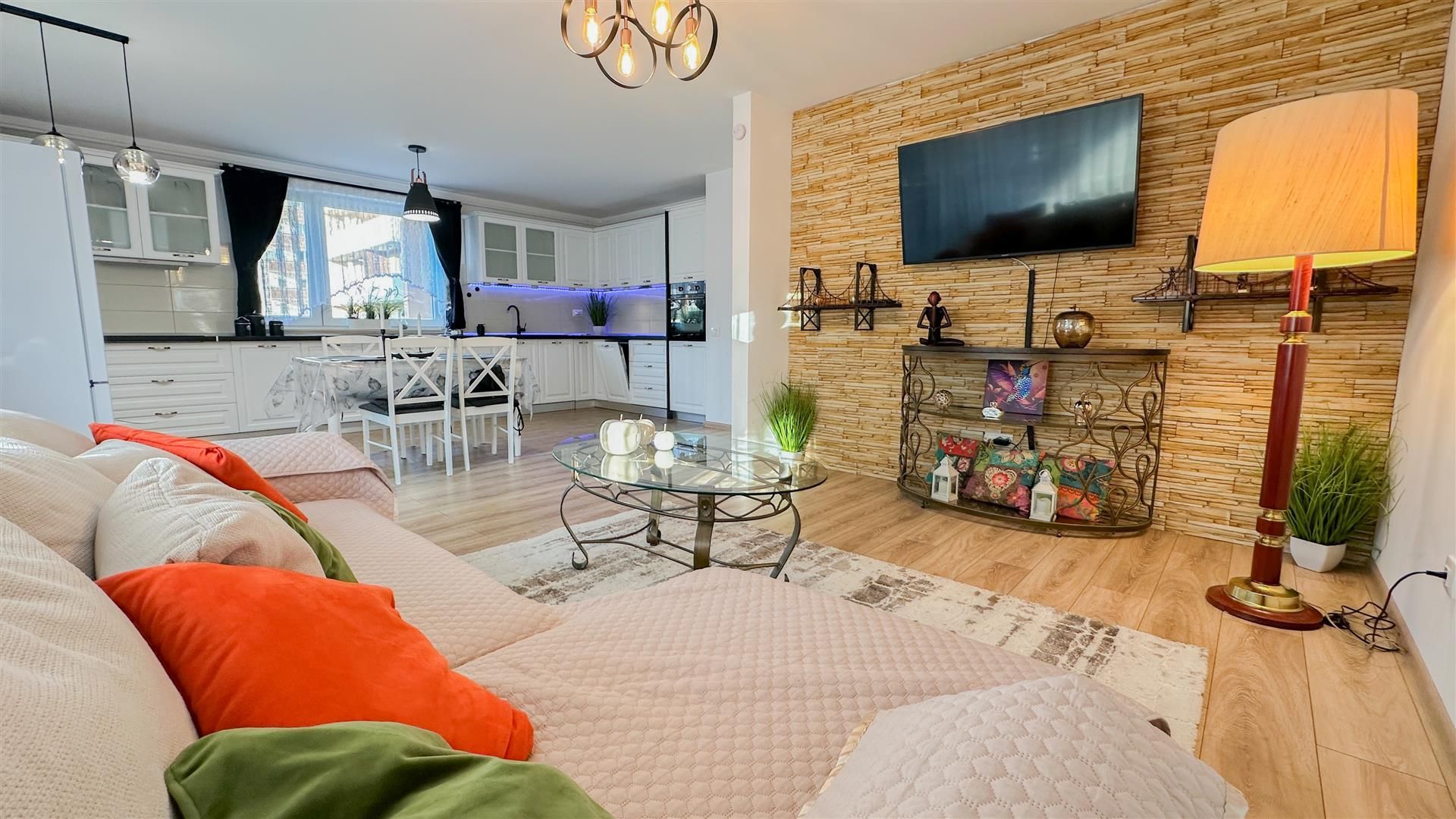 Apartament superb 2 camere + parcare Urban Coresi - Poză 1