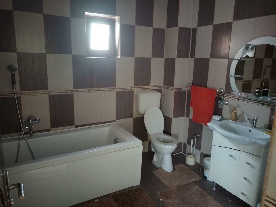 Casa de vanzare in Sanpetru cu 650mp teren - Poză 3
