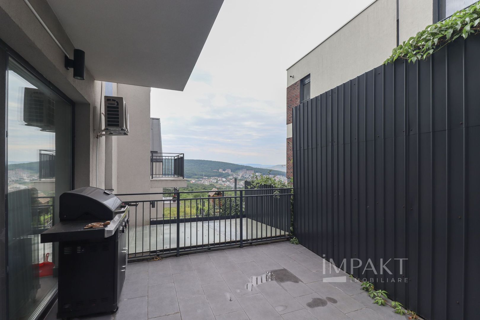 Casa insiruita cu finisaje de lux in cartierul Europa - Poză 8