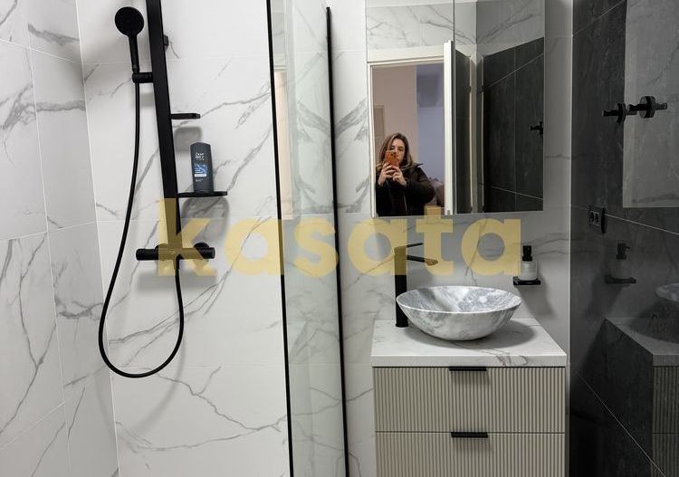 Apartament de inchiriat cu 2 camere și curte privată de 155 mp - Poză 8