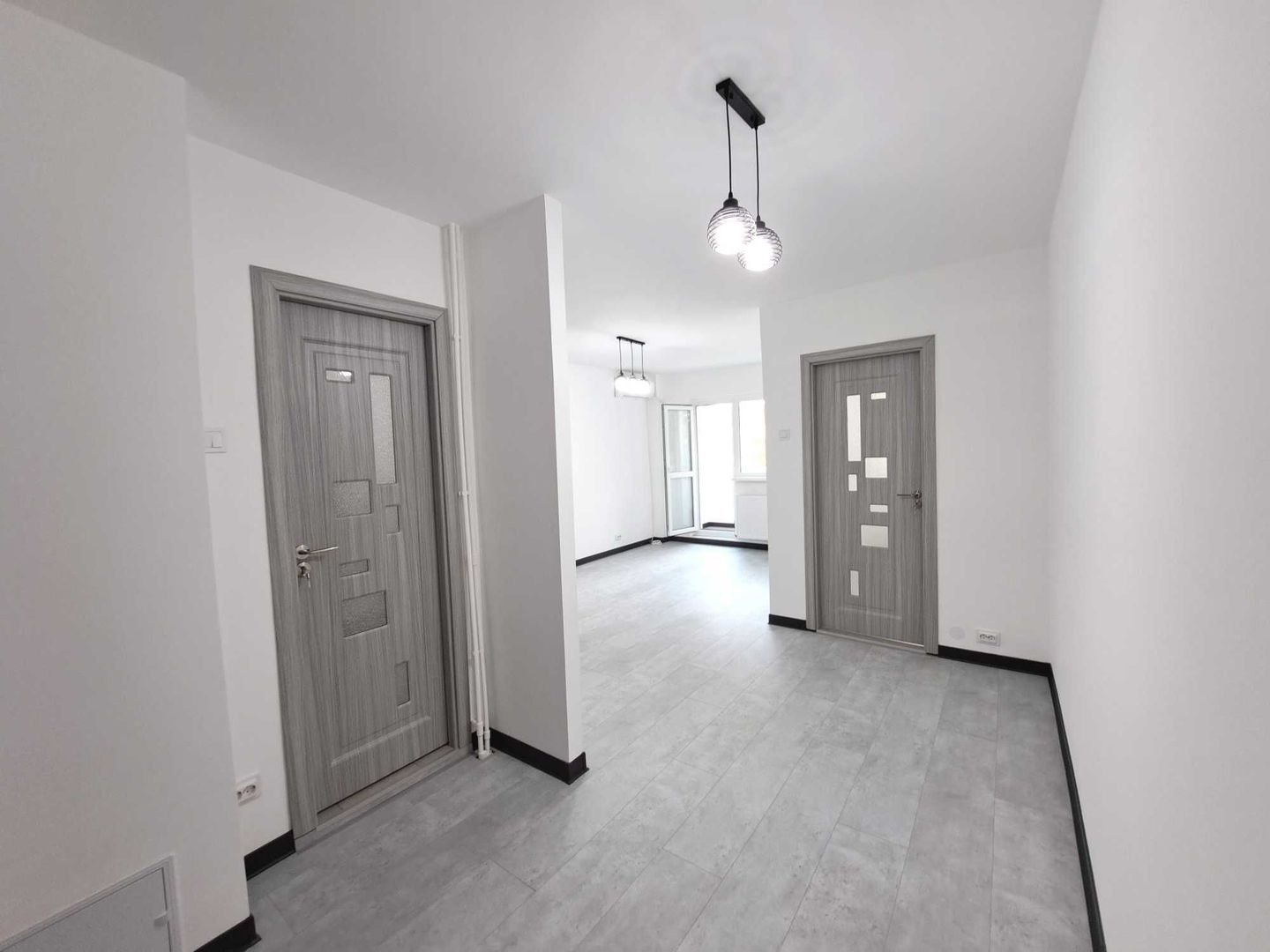 Garsoniera renovata de vanzare Lujerului Militari Veteranilor - Poză 1