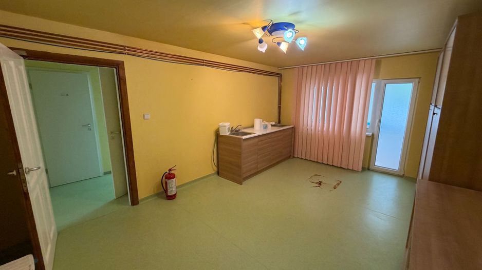 Spațiu parter cu destinație mixtă, zona fostă Lidia – 67 mp - Poză 13