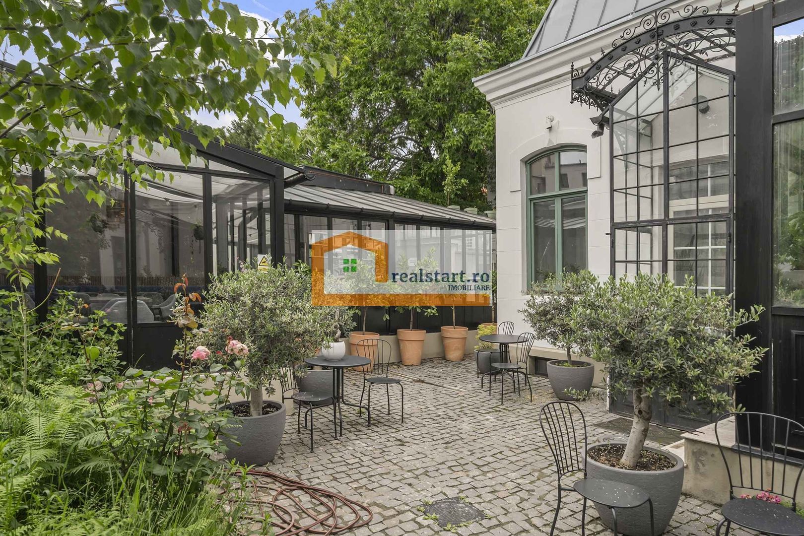 Cartierul Armenesc, Vila impozanta S+P+M, teren 615mp, terasa, curte - Poză 3