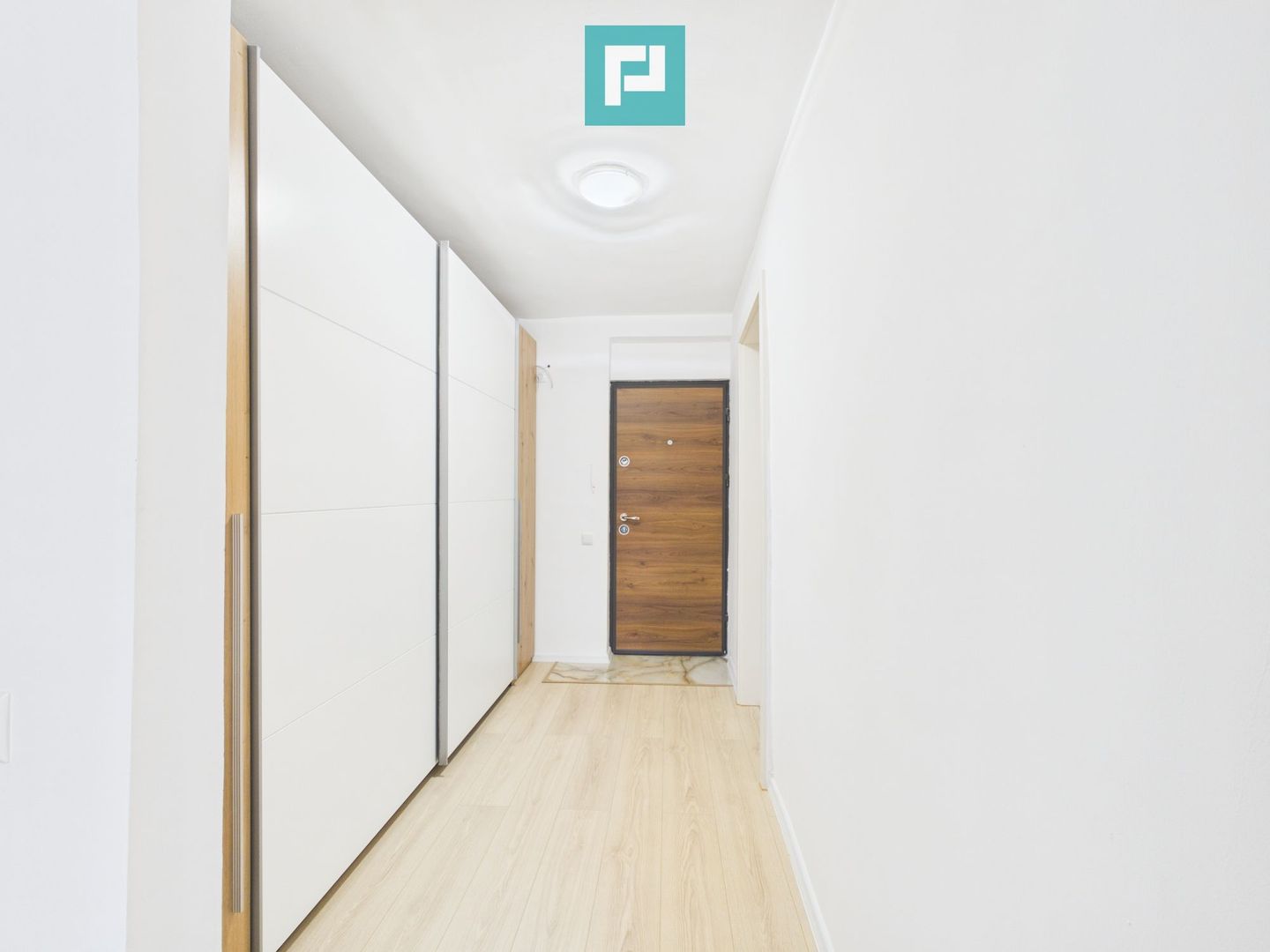 **APARTAMENT PREMIUM • 2 CAMERE • ZONĂ CENTRALĂ • - Poză 2