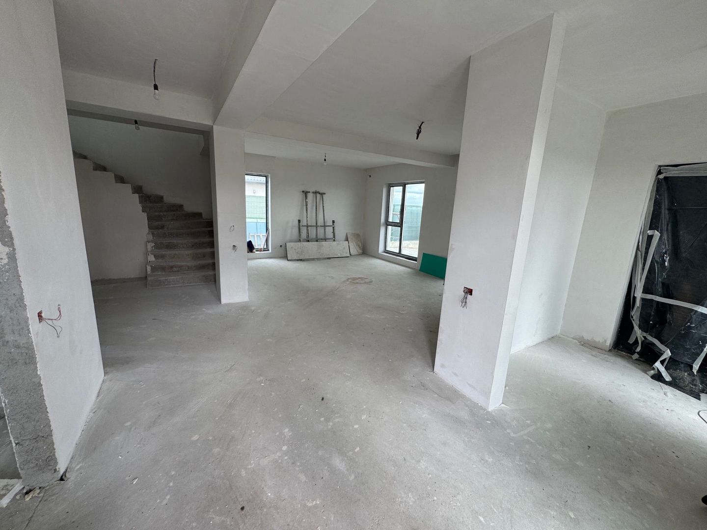 Vila Tunari MODERNA si spatioasa teren 500m, TOATE UTILITATILE - Poză 11