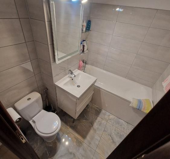 Apartament 3 camere | 70 mp | 1,5 min metrou | Complet renovat | Mobilat,utila - Poză 5