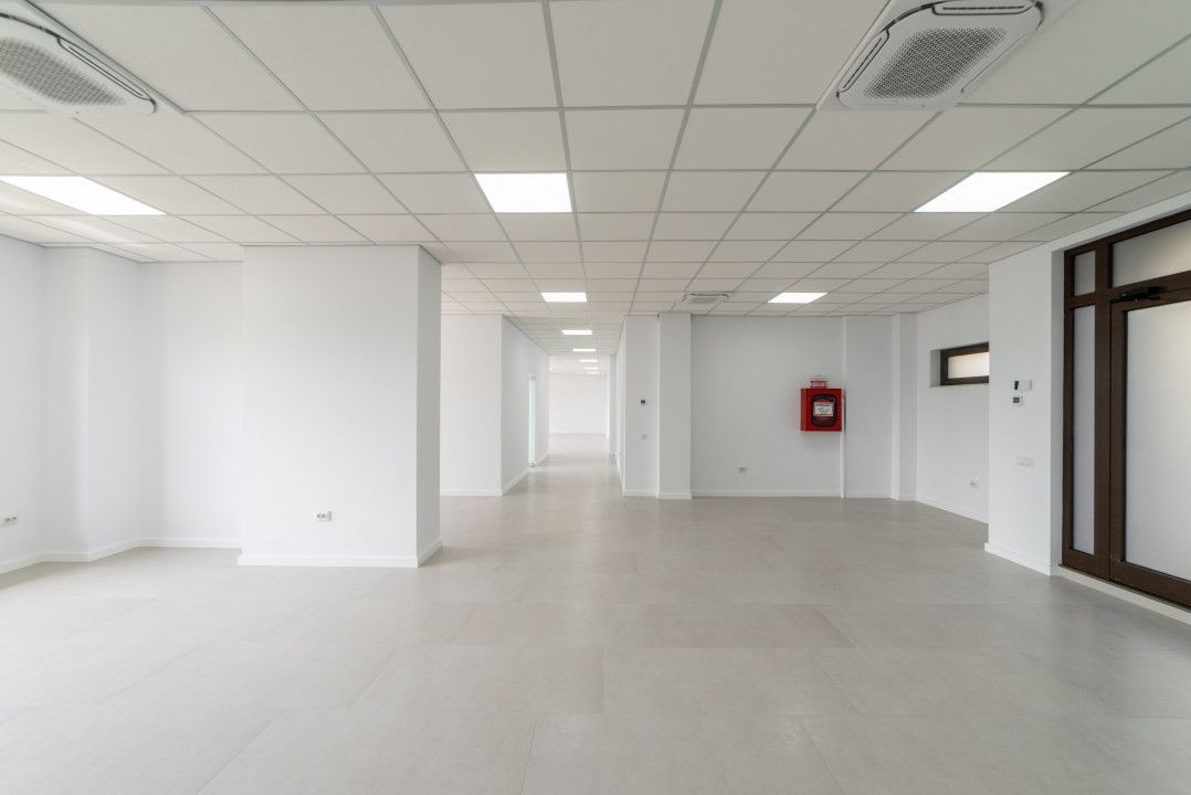 Spațiu comercial generos – 160 mp – poziție premium pe Craiovei! - Poză 11