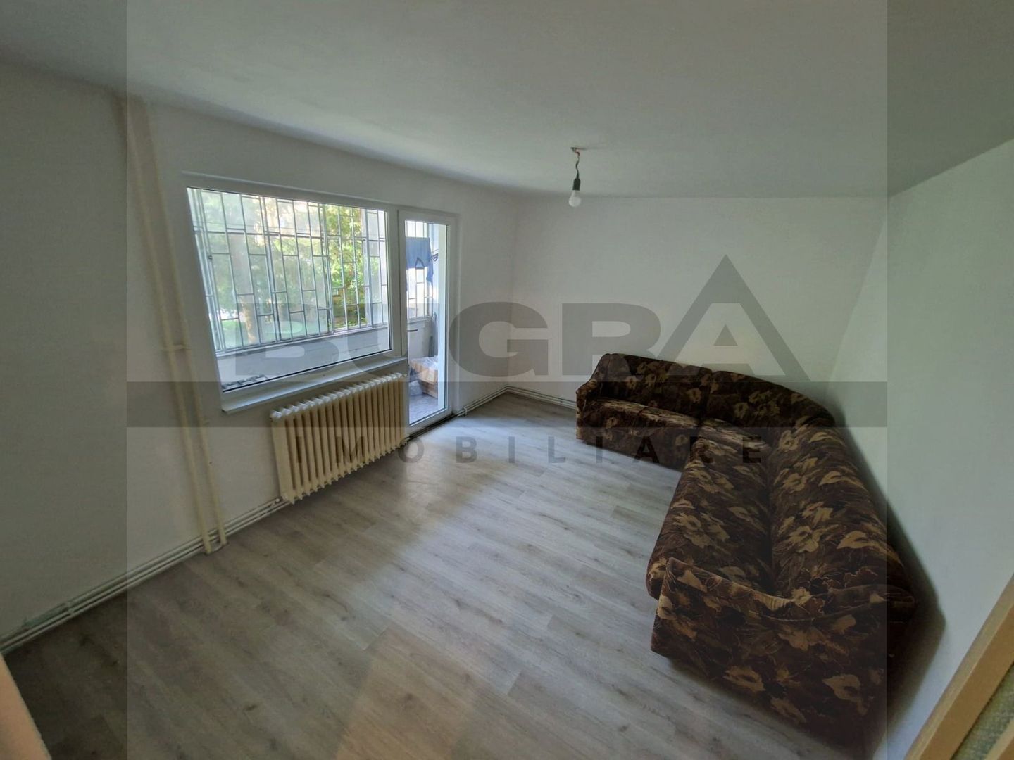 Apartament cu 3 camere, 65 mp, decomandat, zona strazii Primaverii - Poză 1