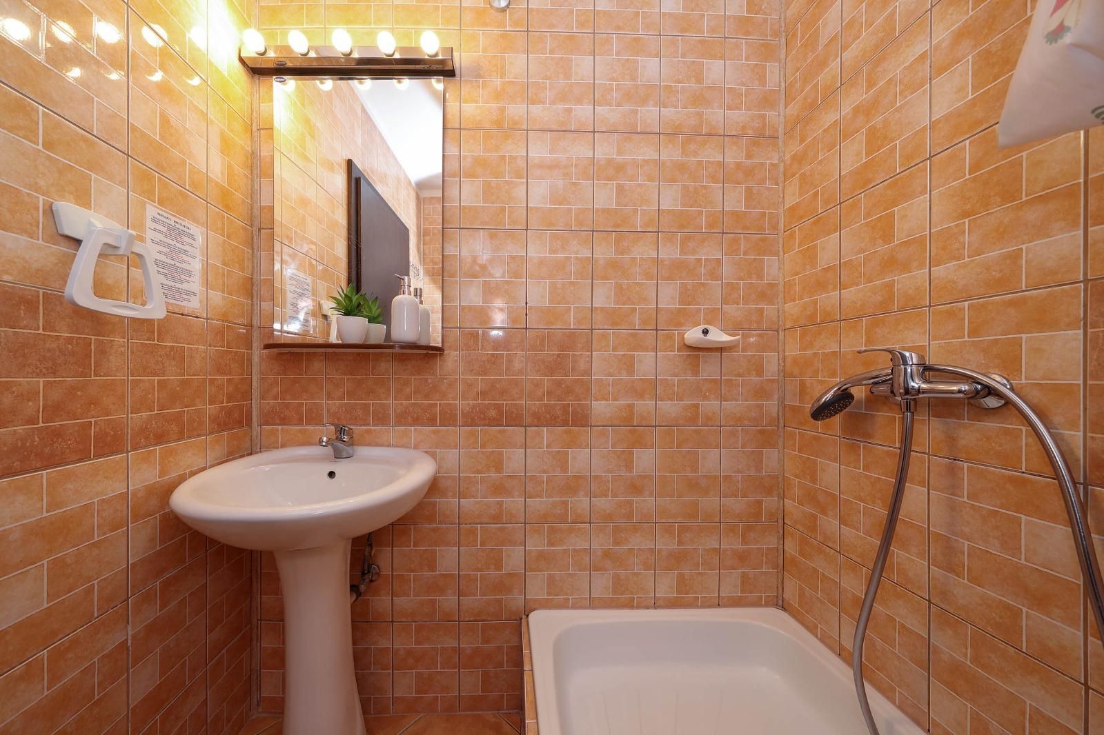 Vilă spațioasă de vânzare în Predeluț, Bran | 2000mp - Poză 26