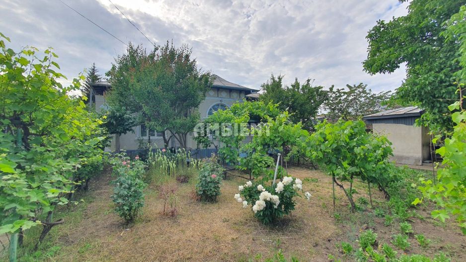 CASĂ INDIVIDUALĂ + teren 750 mp, zona CENTRALĂ; - Poză 1