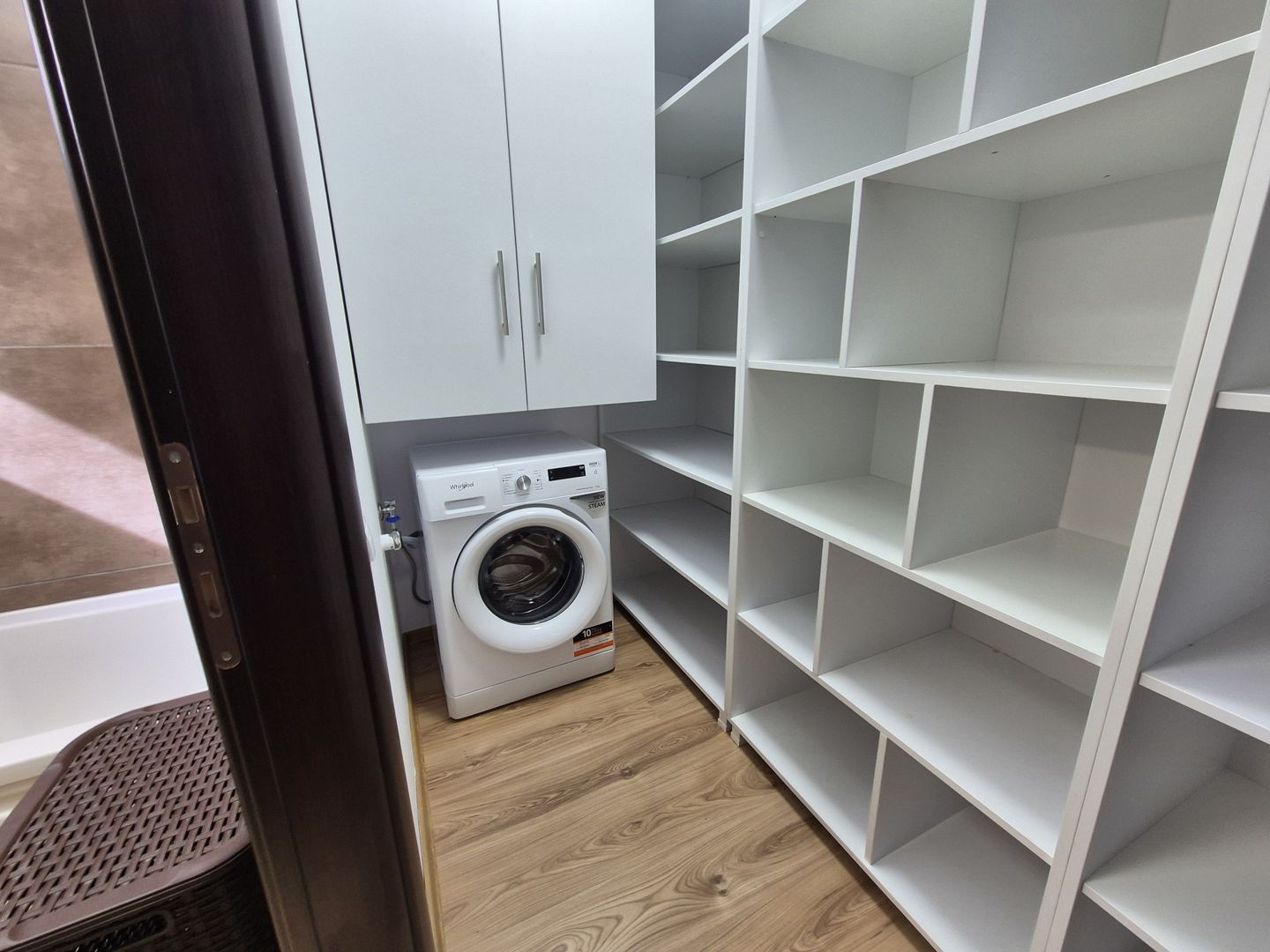 Penthouse exclusivist 134,17 mp + loc de parcare 50 euro/luna - Mall Vitan - Poză 9