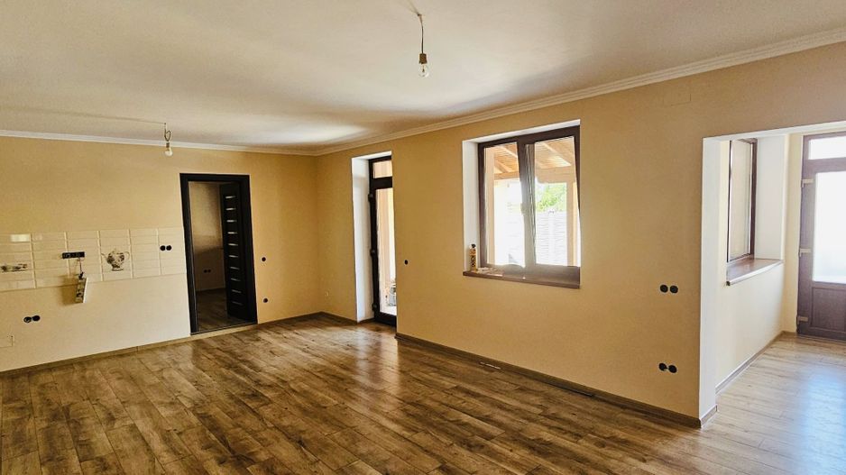 Casă renovată – Sântion, Oradea - Poză 3