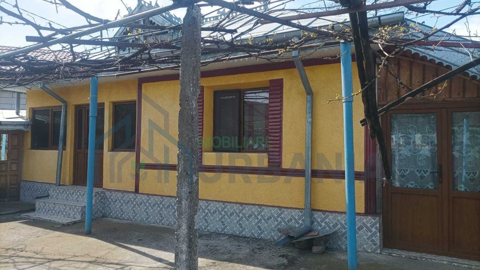 Casă cu grădină, 86 mp, 3 camere, sat Drăgușeni, comuna Scheia, la 35 km de Iași - Poză 3