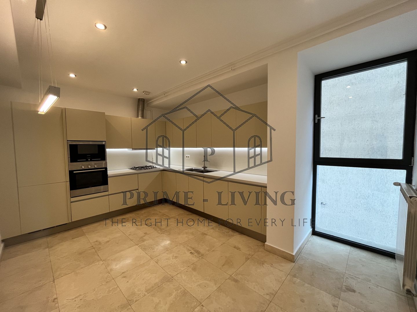 GORGEOUS 4-ROOM APARTMENT NEAR VERDI PARK - Poză 11