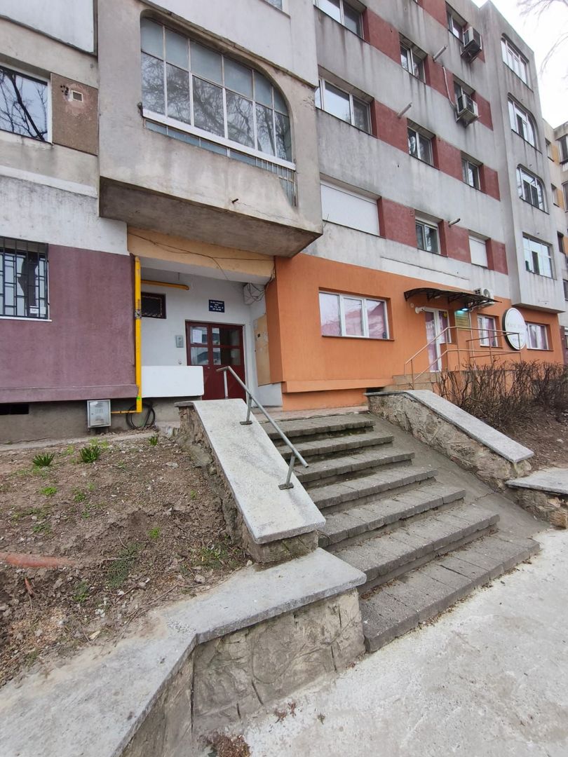 Apartament 3 camere | Bd. Tomis |  Zona Tomis 3 | Poziție excelentă - Poză 13