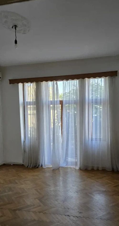 De vanzare Ap. 3 camere,pod, subsol in Vila, Hala Traian, sect. 3 - Poză 3