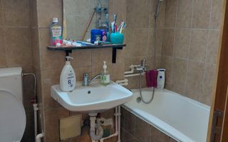 Apartament 2 camere, 45 mp, Micro 40 – Etaj 3/4, centrală termică, balcon - Poză 10
