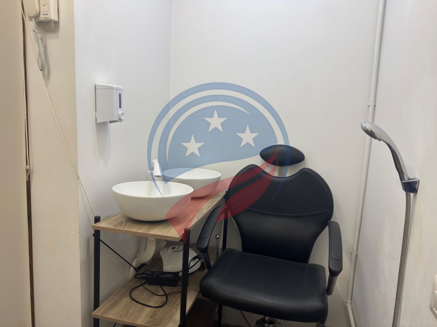 Salon de închiriat – complet utilat și autorizat DSP - Poză 3