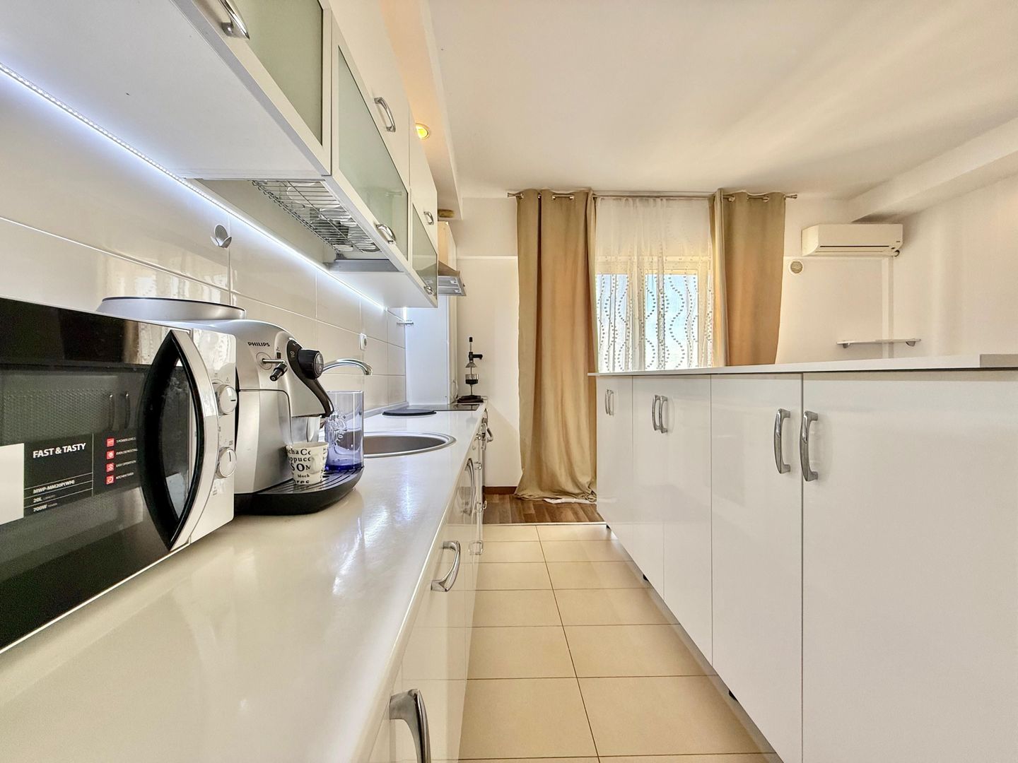 COSMOPOLIS - Apartament cu 3 camere, mobilat si utilat. - Poză 5