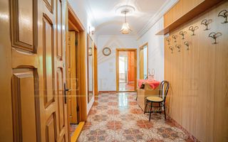 VILĂ IMPRESIONANTĂ CU SPAȚIU COMERCIAL – ZONA FAR - Poză 9