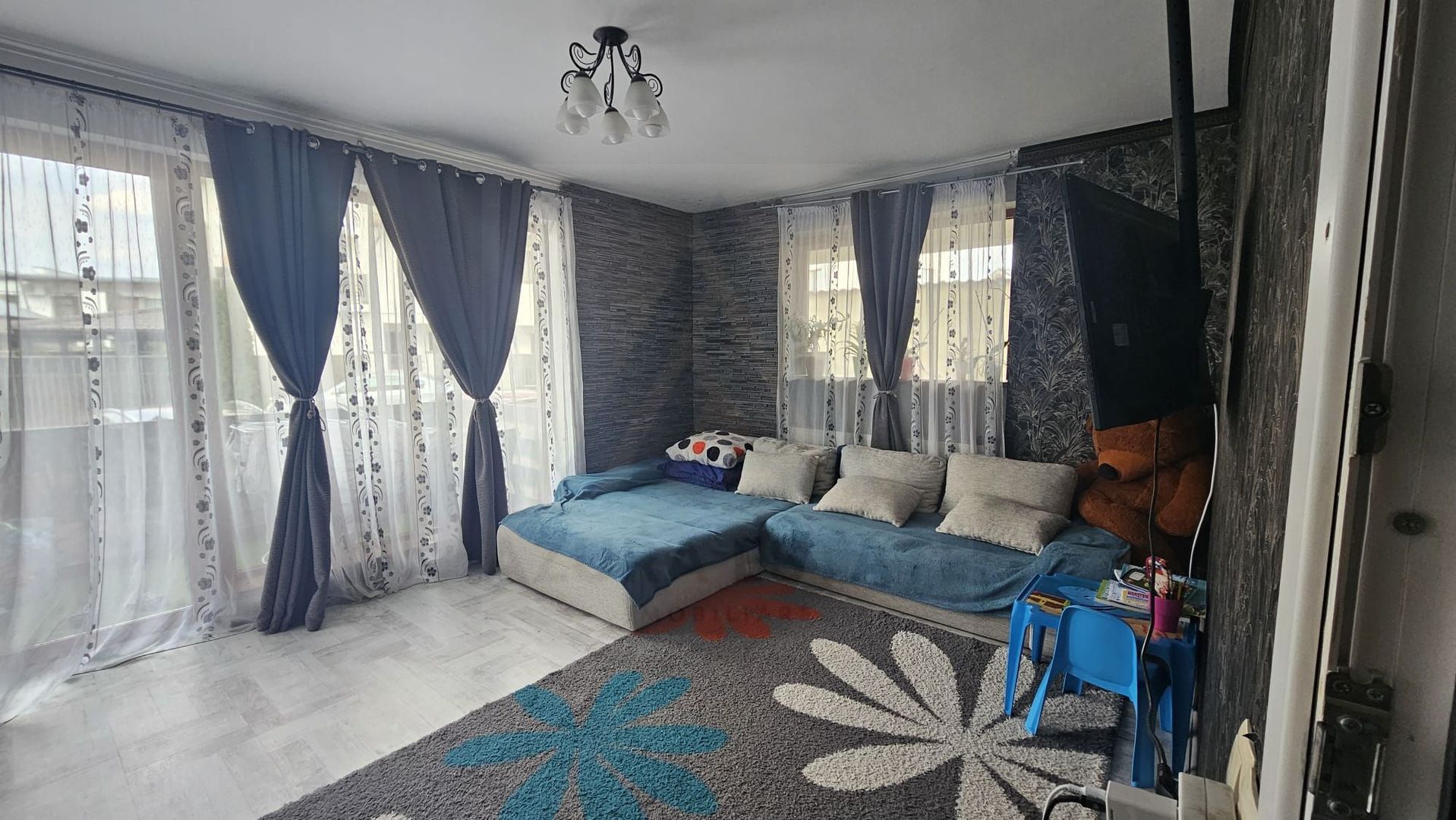 Apartament modern 2 camere parter 56 mp utili balcon 7 mp Selimbar - Poză 1