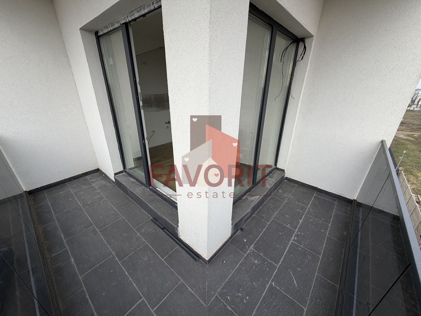 Spatios. Bucatarie inchisa. 2 balcoane. - Poză 3