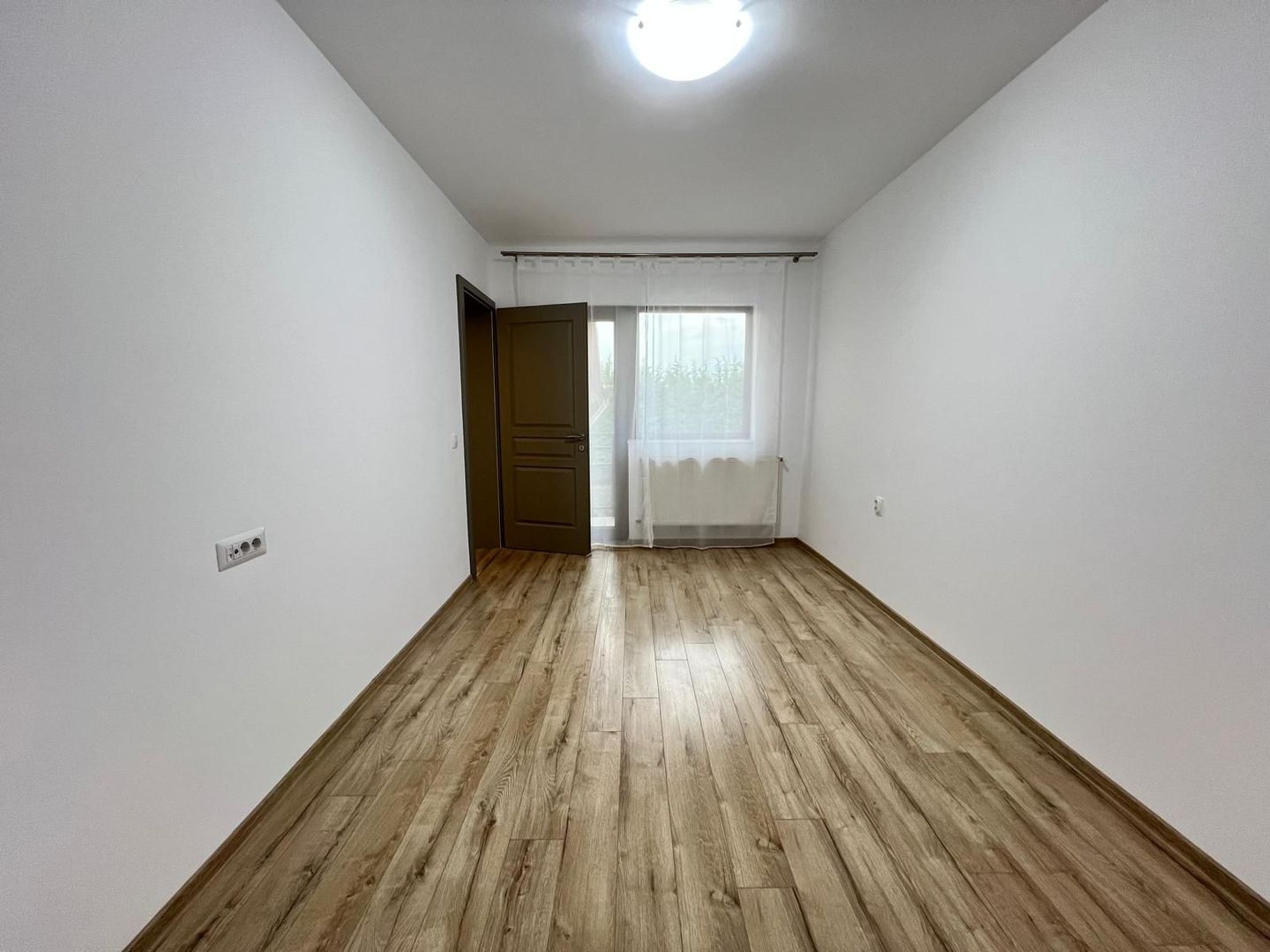 Casa cu 7 camere | 3 balcoane | Garaj | 220 mp + 80 mp curte | Cartier Panorama - Poză 12