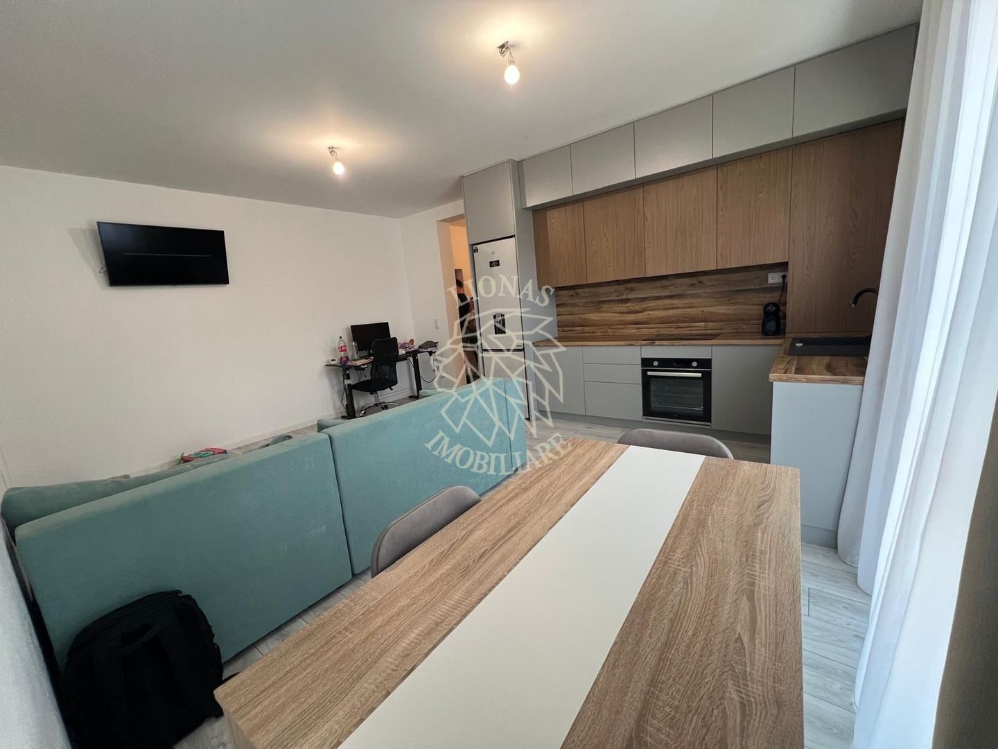 Apartament Modern 3 camere-balcon-etaj 2-Pensiunea Morariu - Poză 6