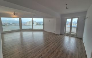 Pethouse de închiriat in centru Resitei - Poză 10