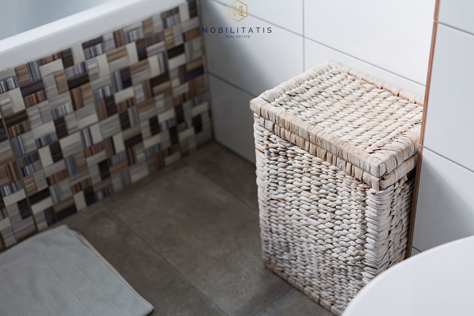 Apartament de Lux cu 3 Camere & Curte Privată de 212 mp în Timișoara - Poză 40