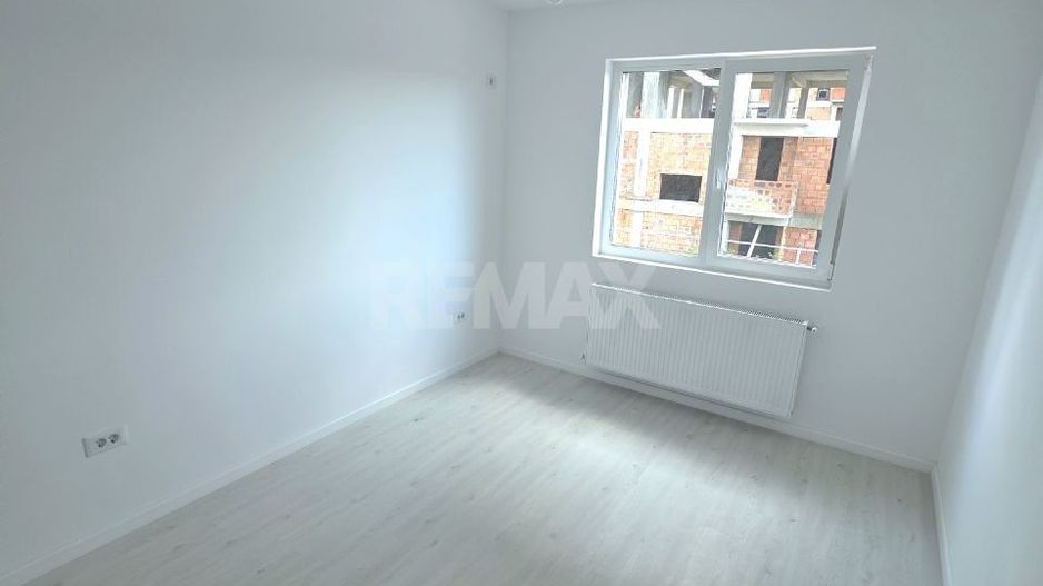 Apartament cu 3 camere în București, România - Poză 2