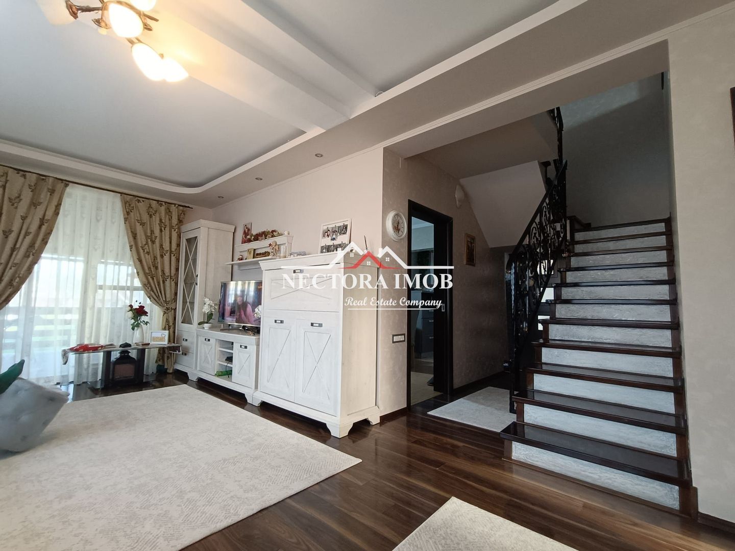 NECTORA IMOB-Casa P+M, 180 mp utili + terasa + Teren 780 mp, Episcopia - Poză 2