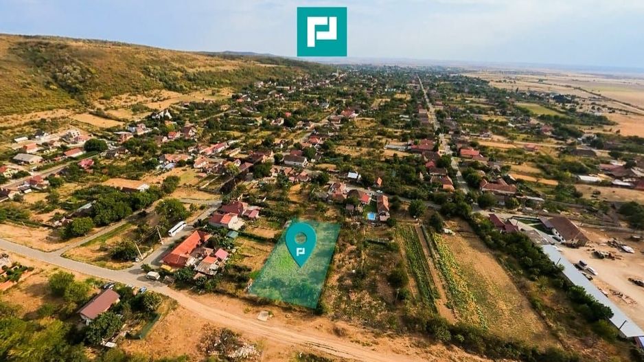Teren intravilan 1833 mp în Cuvin - Poză 1