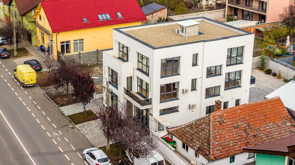 Clădire nouă P+2 cu showroom și birouri în Arad - Poză 1