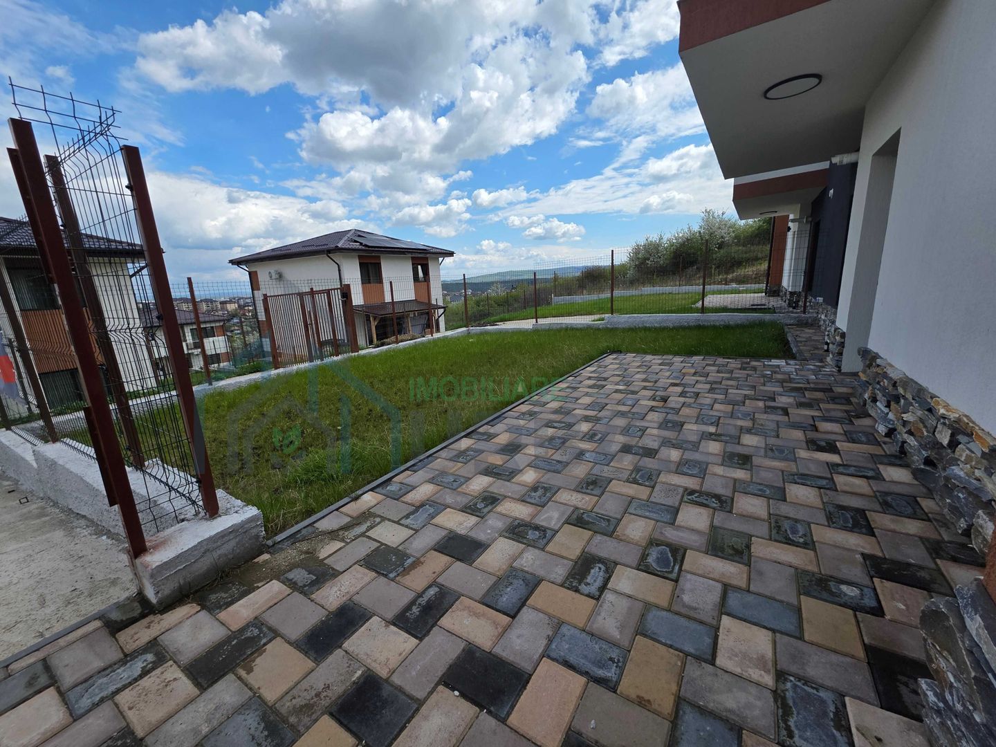 Casă de vânzare în Valea Adâncă, finalizată și intabulată – 3 camere, 80 mp utili, teren 250 mp, Iași, Miroslava - Poză 3