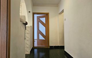 Apartament cu doua camere, zona Racadau 57 mp - vedere spre Tampa - Poză 2