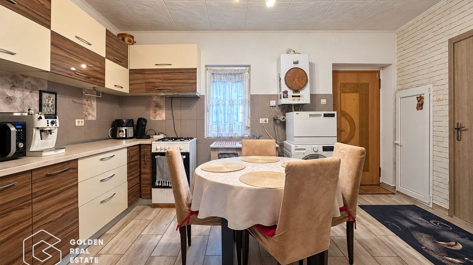 Apartament la casa cu terasa, zona Aradul nou - Poză 1