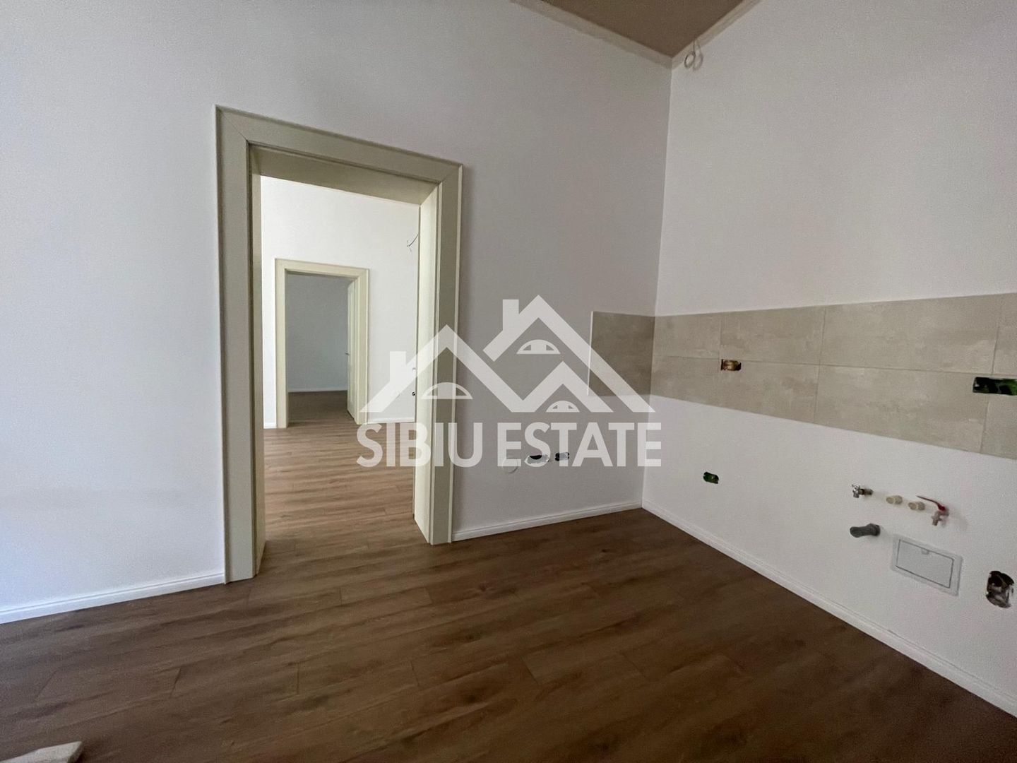 Apartament renovat, în inima Sibiului, pe strada Nicolae Bălcescu - Poză 4