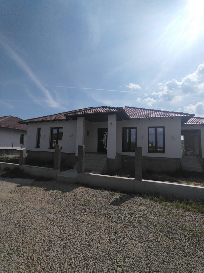 Casa noua de vânzare in Sard - Poză 1