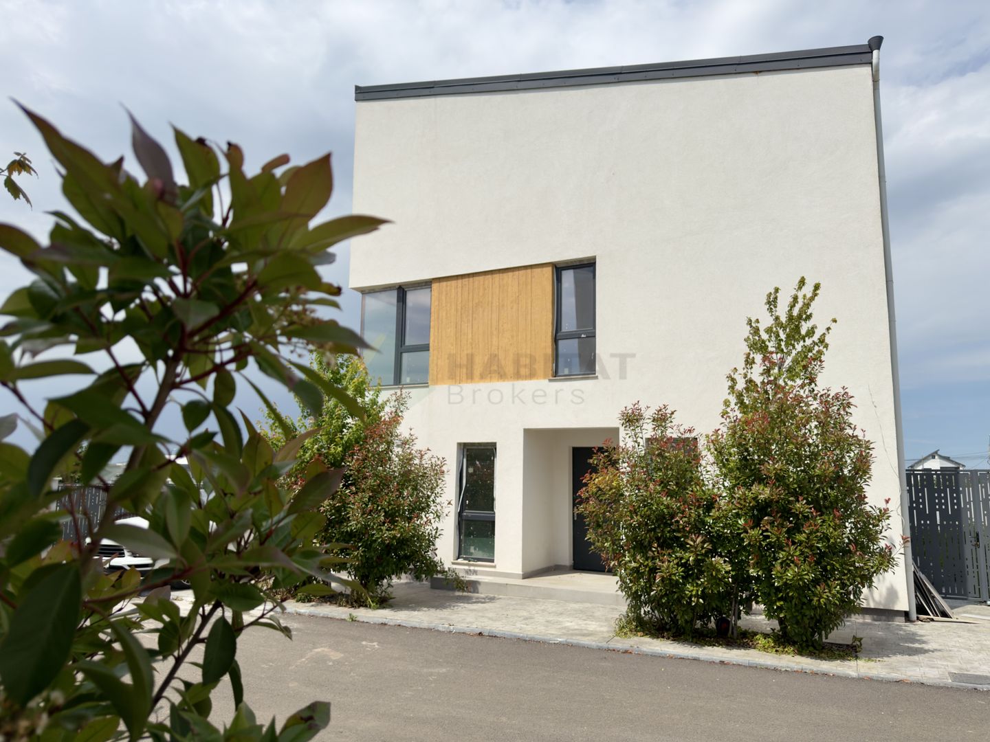 Vila individuala 5 camere Tunari 1 Decembrie - Poză 1