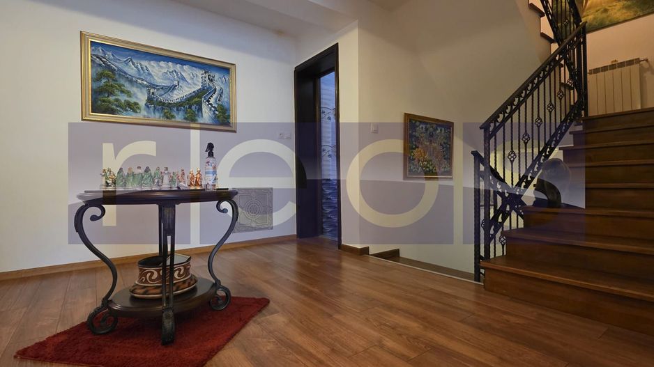 VANZARE CASA 10 CAMERE | ZONA VATRA LUMINOASA - Poză 1